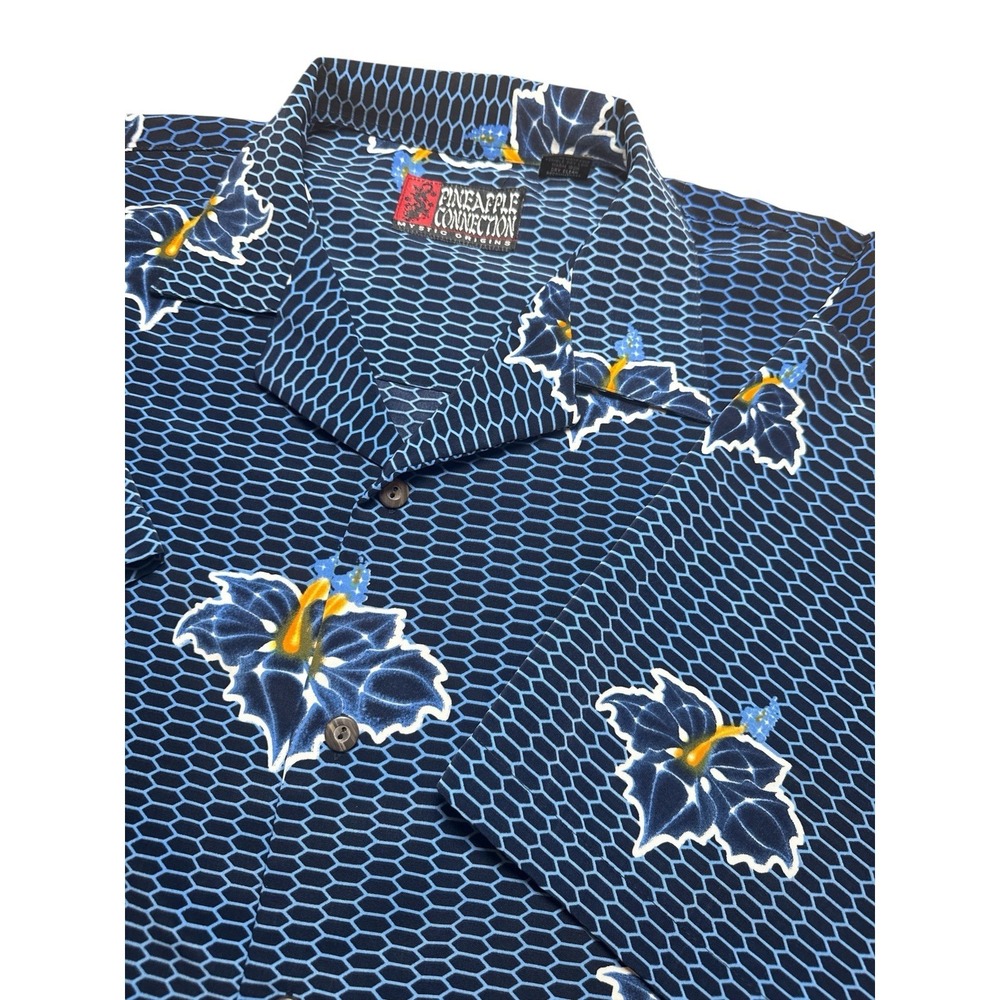 Pineapple‎ Connection Mystic Origins Men L Blue Hawaiian Camp Shirt Flame Floral